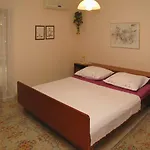 Orest Апартаменты *