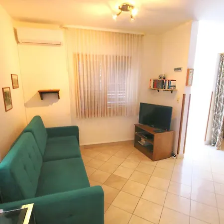Apartment Orest *