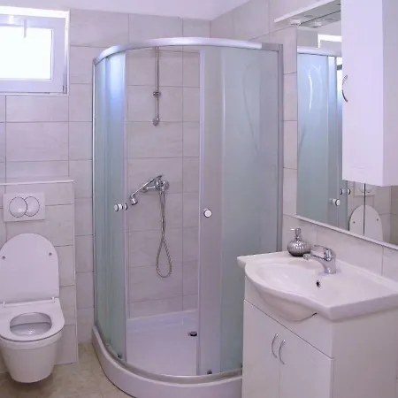 Apartamento Orest Sućuraj
