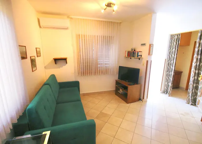 Apartment Orest *