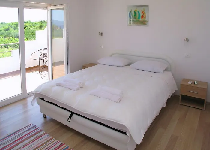 Apartment Orest Sućuraj